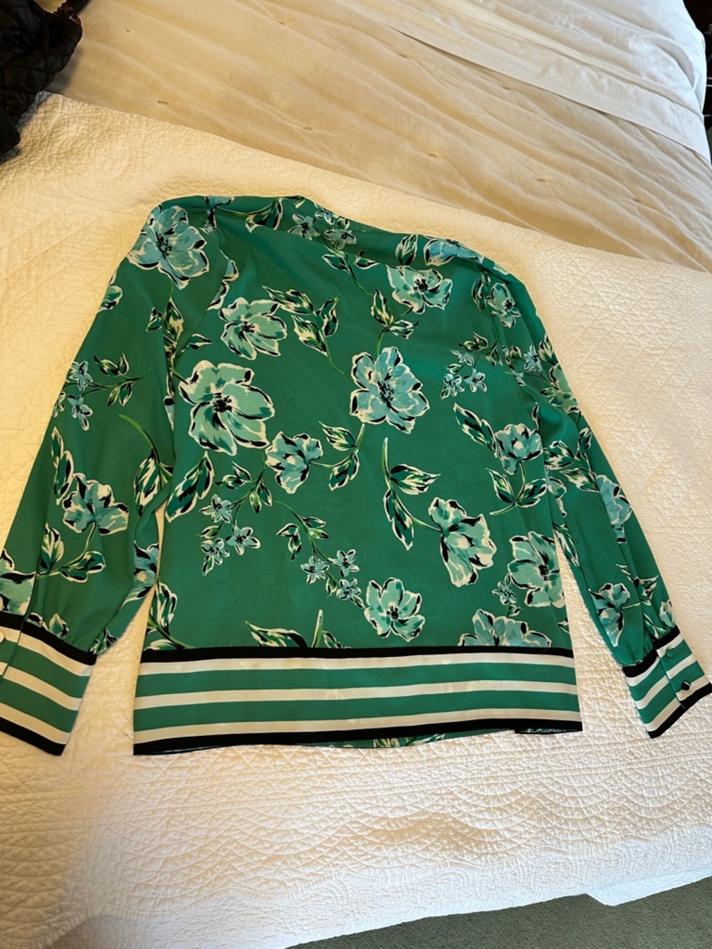 Karl Lagerfeld Teal & White Floral Split-Neck Blouse - Picture 5 of 5